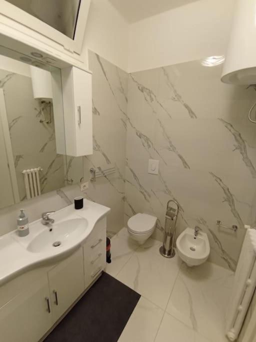 Andrea Central Apartment Bari Bagian luar foto